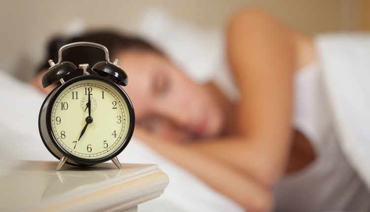 Cколько должен спать человек в сутки